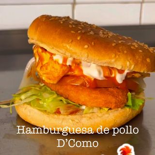 Combo de Hamburguesa D’Como de Pollo Crujiente Con Huevo