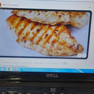 Pollo a la plancha con patatas fritas