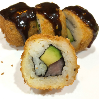 Uramaki tempura atún (4pzs.)