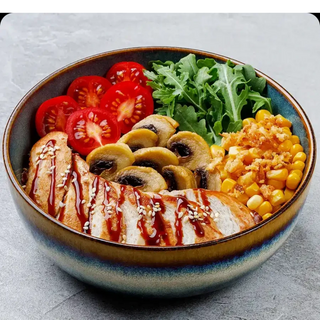 Боул з куркою гриль і кіноа