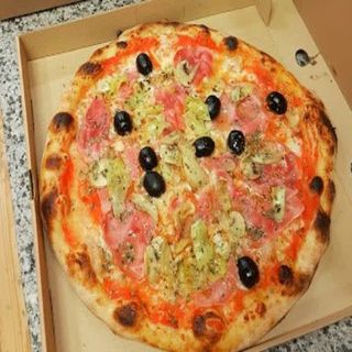 Pizza Napolitana (33 Cm.)