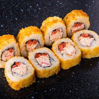 Теплий рол зі сніжним крабом