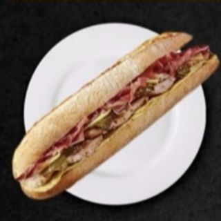 123. Bocadillo serranito de lomo