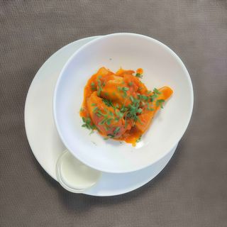 Голубці з м'ясом і сметаною (250/50г)