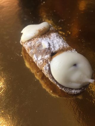 Cannolo mignon con ricotta