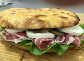 Pancetta, funghi, lattuga, mozzarella e origano