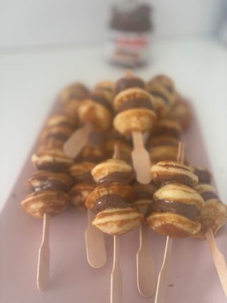 Espetadas de mini panqueca