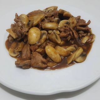 62 Ternera Con Champiñones