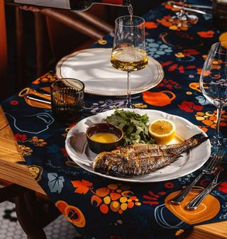 შეშის ღუმელში გამომცხვარი დორადო