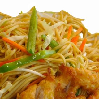 Combo 1 tallarines verduras con pollo picante si-chuan ( poco picante)