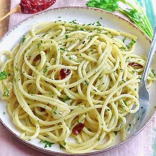 Spaghetti aglio, olio e peperoncino
