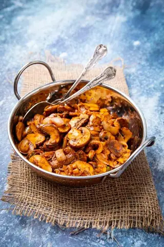 Cogumelos Bhaji ( mushroom bhaji)