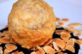 195. Пържен сладолед с карамел (1бр)