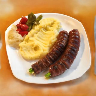 Carnati afumati, prajiti, piure cartofi, varza calita 200/150/150 gr