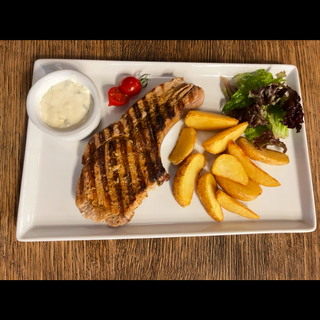 Свинина на кістці з соусом Дор Блю (300г)