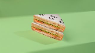 სენდვიჩი შებოლილი ორაგულით 2 ცალი