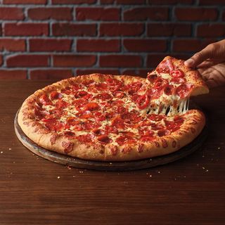 Pizza Vatrena + Coca-Cola 0.5l