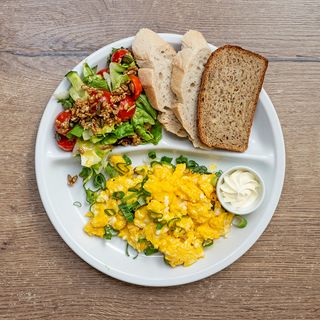 Jajecznica z 5 jaj na maśle