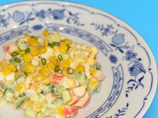 Салат з крабовими (250g)