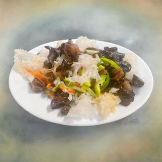 61.Салата от два вида китайски гъби (400г)