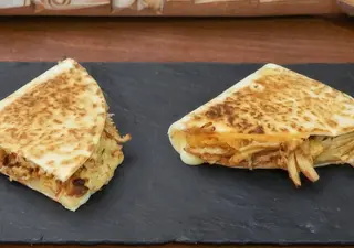Gringas De Carne De Cochinita Pibil
