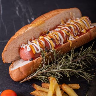 Nebeski double hot dog