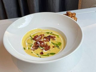 Сирний крем-суп із беконом (320г)