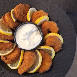 Creveți pane cu sos dulce acrișor