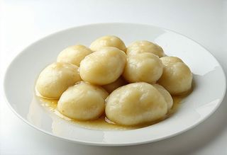 Kopytka z sosem pieczarkowym / 300 g