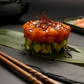48.- Tartar Salmón