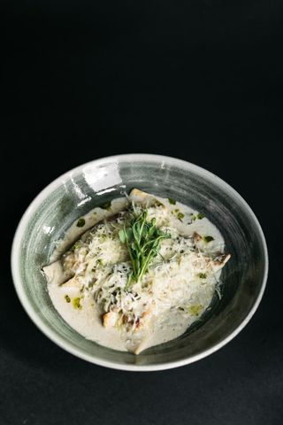 Канелоні з індиком та соусом з білими грибами (350г)