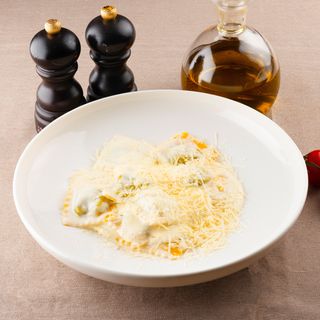 Ricotta & spinach ravioli