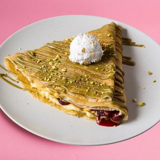 Pistachio kiss crepes