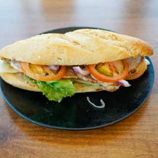 Bocadillo De Ternera Adobada