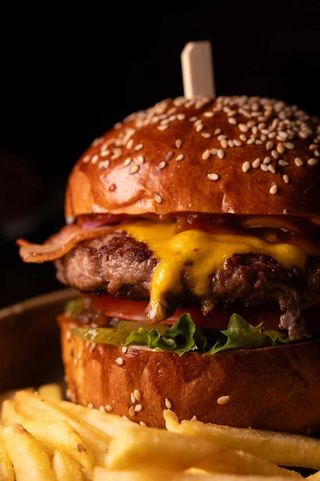 Бургер з телятиною (180г)