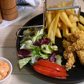 Meniu crispy picant mare (bautura inclusa)