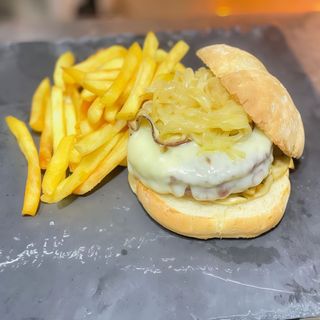 Hamburguesa con queso de cabra