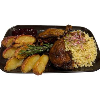 Udko z kurczaka z kaszą bulgur i jabłkami