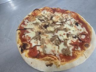 Pizza con il tonno
