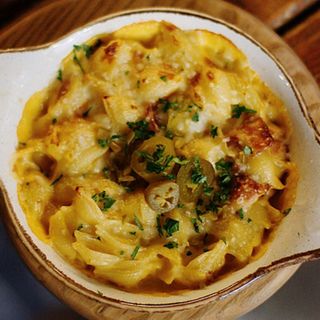 Мак енд чіз з беконом та халапеньо