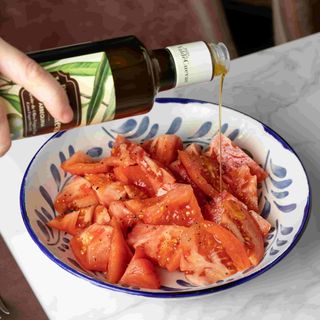 Tomate rosa de Almería aliñado