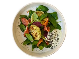 Сирники з лососем та соусом блю чіз (250g)