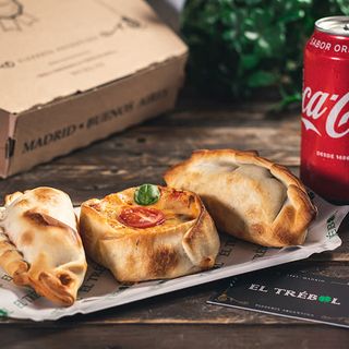 Promo de 3 empanadas argentinas + 1 bebida