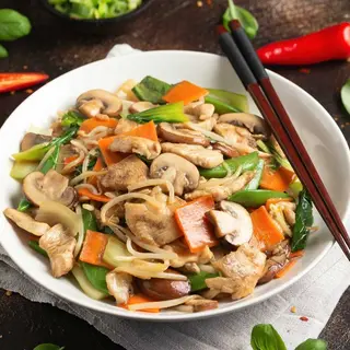Chop Suey De Pollo