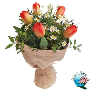 Bouquet di tulipani e margherite