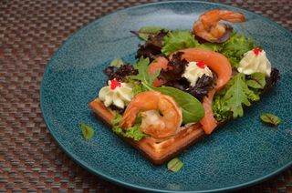 Бельгійська вафля "Тигрові креветки & авокадо" (210 г)