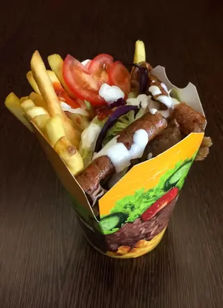 Box Kebab drobiowy z frytkami i surówką