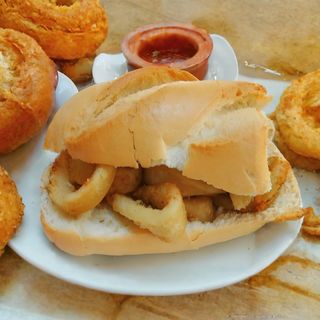 Bocadillo de Calamares a la Andaluza