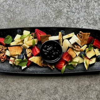 Тарілка українських крафтових сирів (405g)