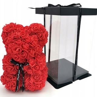 Miś z czerwonych róż.